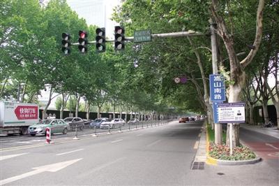 “辦好一個(gè)會(huì)，提升一座城”給市民帶來滿滿獲得感：“這樣的改變，我們驚喜；這樣的鄭州，我們喜歡！”